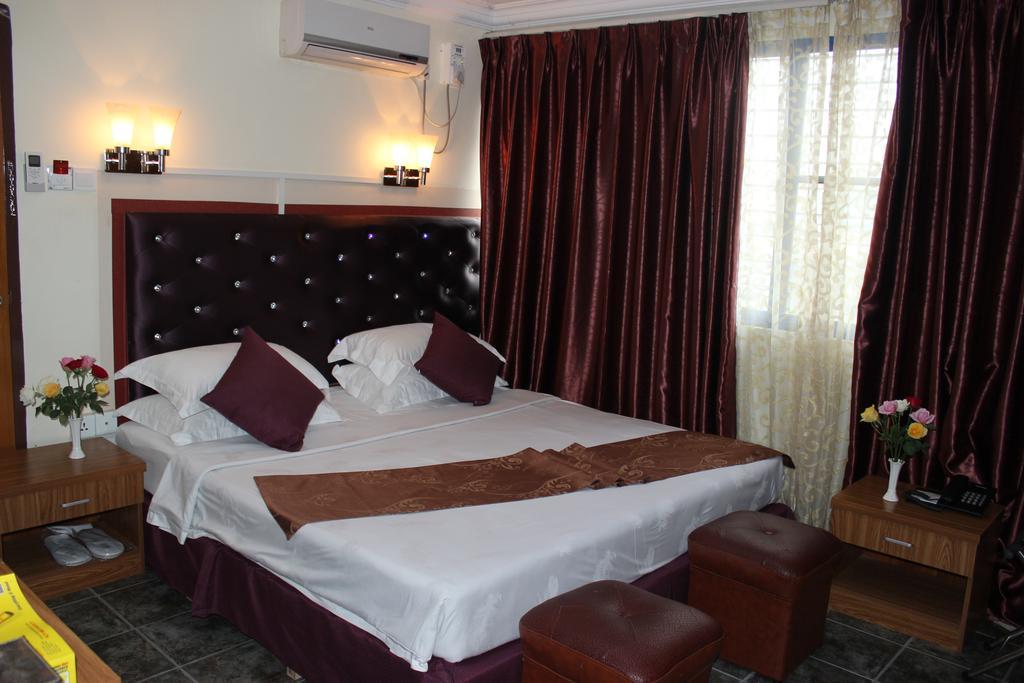 Yangon Good Time Hotel ภายนอก รูปภาพ