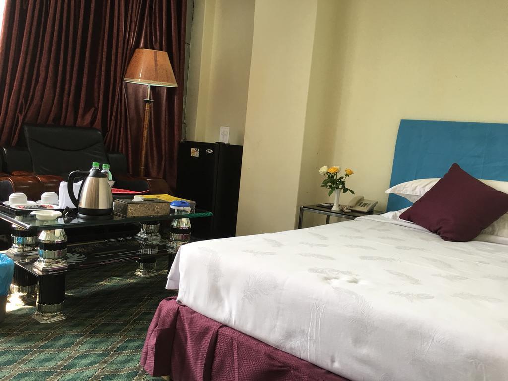 Yangon Good Time Hotel ภายนอก รูปภาพ